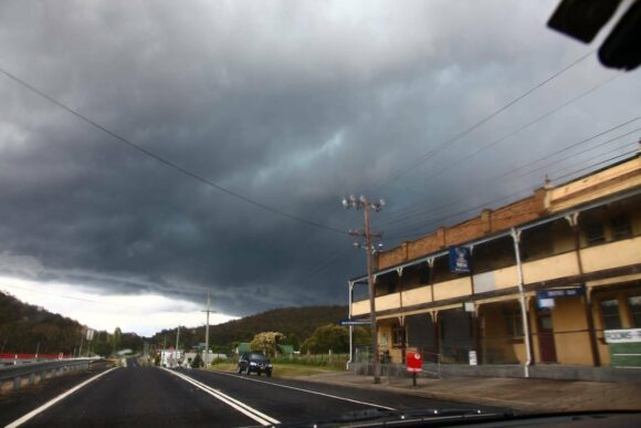 Cullen Bullen pub! Flanking line of supercell
