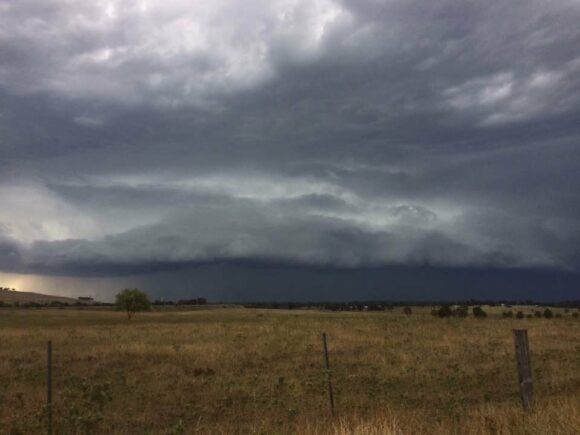 Shelf Cloud making its way to Singleton area