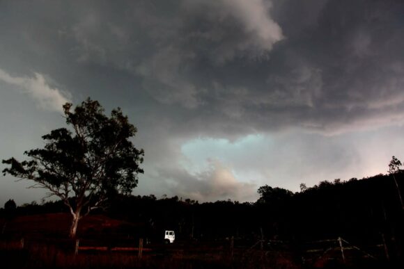 Green tinge spells hailstones - in this case likely giant hailstones were imminent. Hail did follow shortly after this shot.