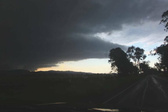 Inflow and an observable wall cloud bottom left.