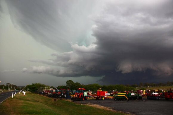 Supercell with inflow and vault region. Very lightning active region!