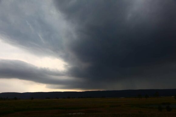 Storm organising quickly to a supercell structure!