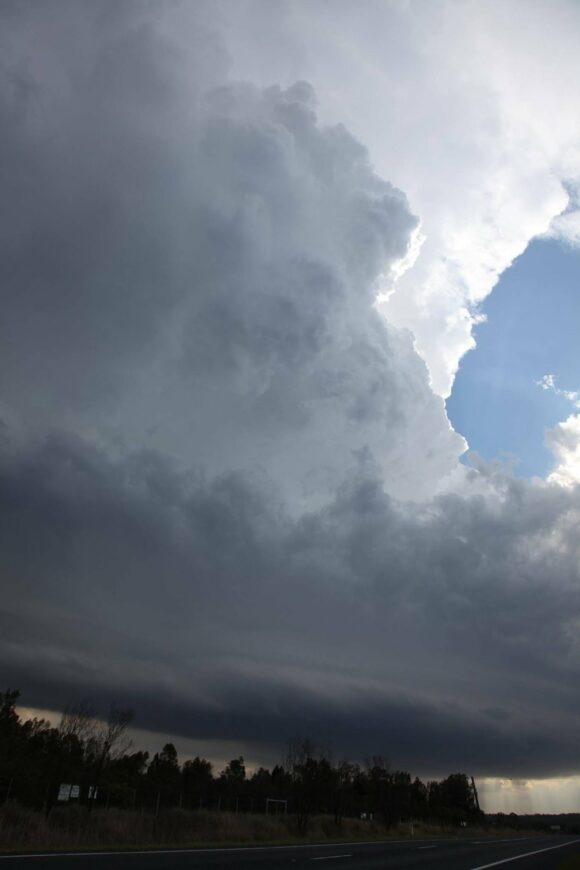 Developing left mover south of Singleton heading for Branxton