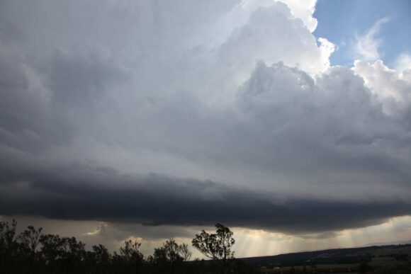 Developing base and updraft of the cell approaching Branxton