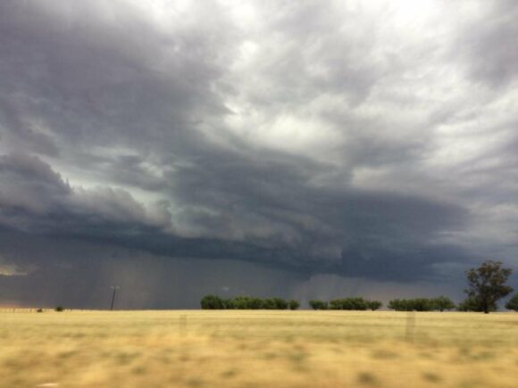 S of Kerang cell slipping SE that split from cell with base feature