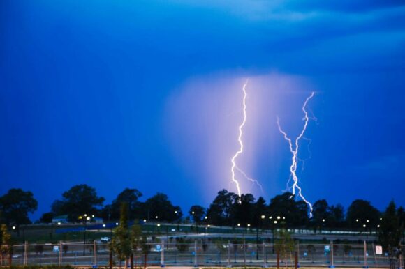 3 bolts in one flash